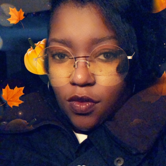 Meet your Posher, Shekinah - Picture 1 of 1